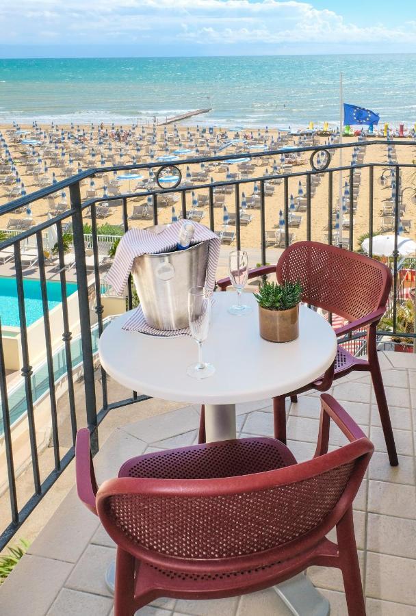 Hotel Manila Lido di Jesolo Buitenkant foto