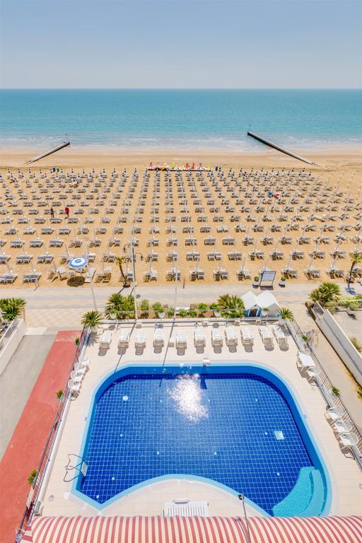 Hotel Manila Lido di Jesolo Buitenkant foto