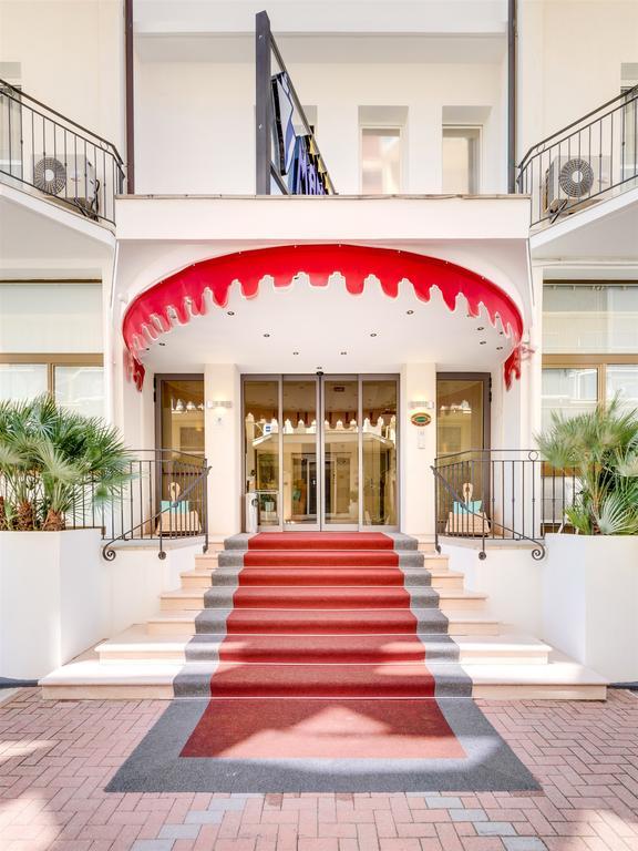 Hotel Manila Lido di Jesolo Buitenkant foto