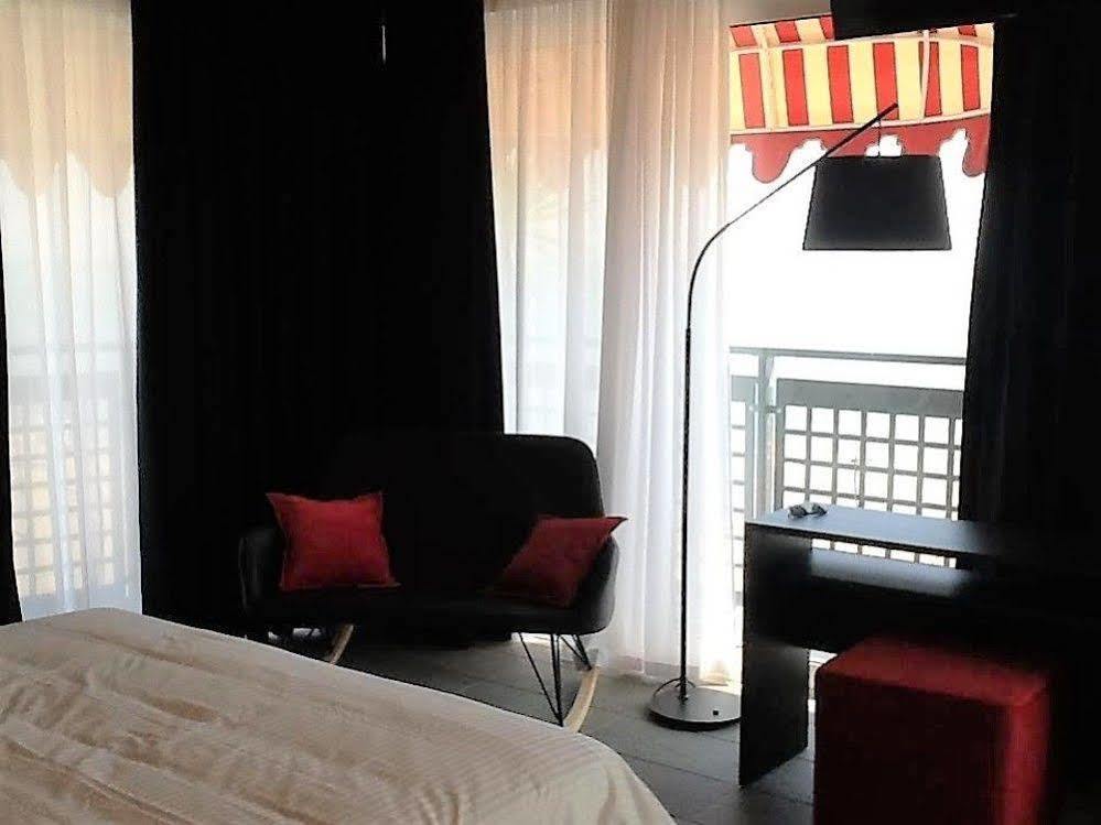 Hotel Manila Lido di Jesolo Buitenkant foto