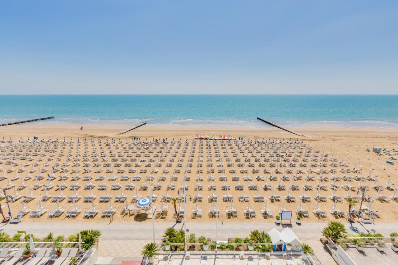 Hotel Manila Lido di Jesolo Buitenkant foto