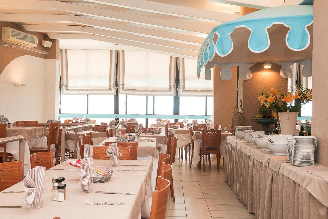 Hotel Manila Lido di Jesolo Buitenkant foto