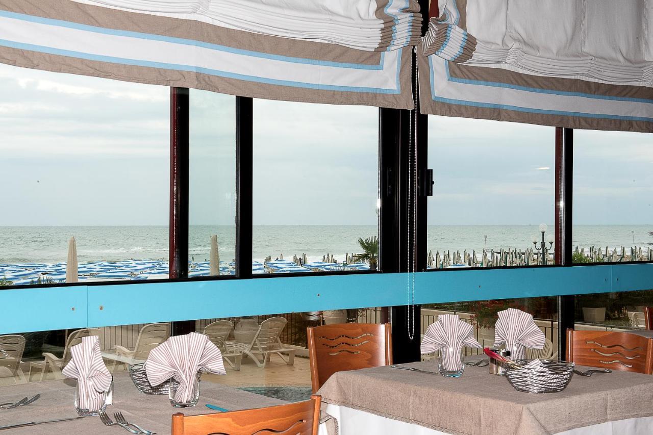Hotel Manila Lido di Jesolo Buitenkant foto